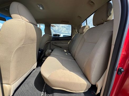 Used 2015 Toyota Tacoma PreRunner w/ SR5 Package RWD image 39