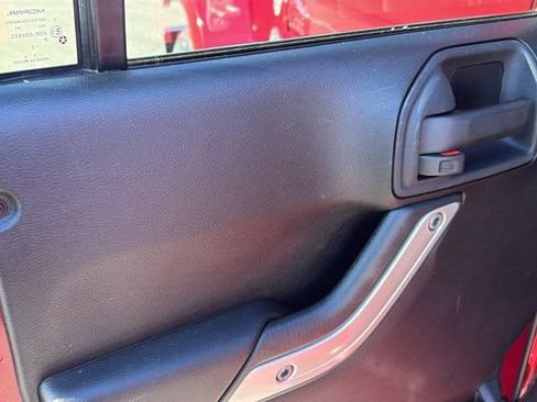 Used 2013 Jeep Wrangler Unlimited Sahara w/ Dual Top Group image 20