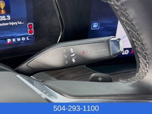 Used 2025 Chevrolet Suburban LT RWD image 19