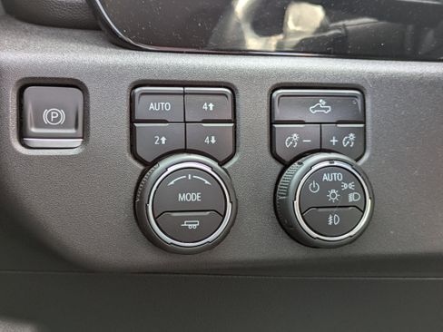 Used 2024 Chevrolet Silverado 1500 LT Trail Boss w/ Convenience Package II image 21