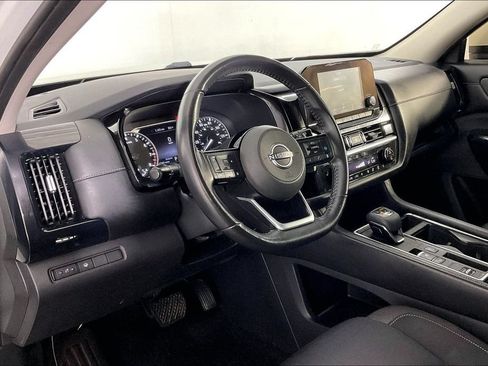 Used 2022 Nissan Pathfinder SV FWD image 16