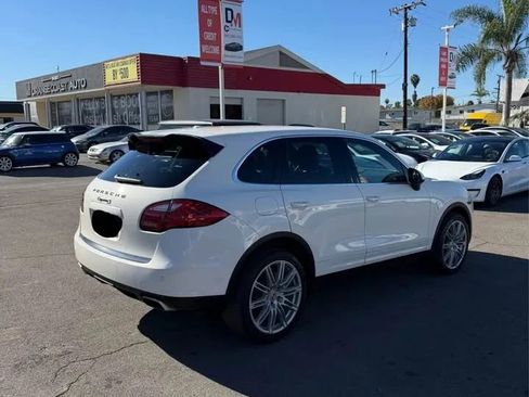 Used 2011 Porsche Cayenne S image 3