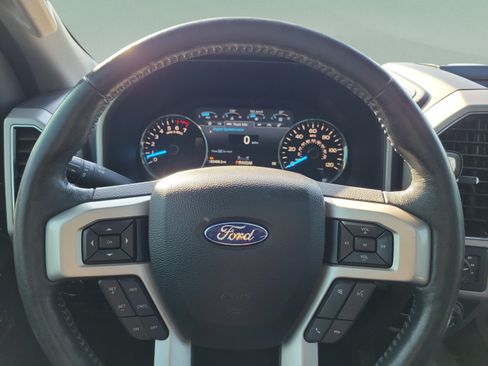 Used 2018 Ford F150 Lariat w/ Equipment Group 502A Luxury AWD/4WD image 20