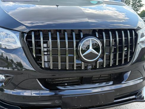 Used 2021 Mercedes-Benz Sprinter 2500 image 8