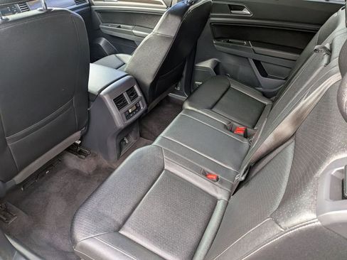 Used 2018 Volkswagen Atlas SE AWD/4WD image 30