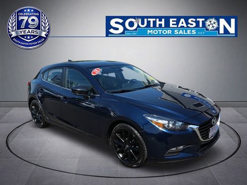 Used 2018 MAZDA MAZDA3 Touring FWD image 2