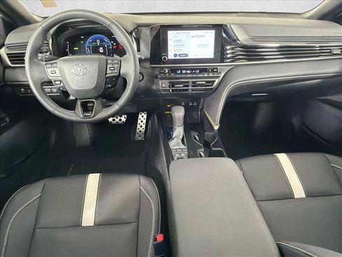 Used 2025 Toyota Camry SE w/ Convenience Package FWD image 22