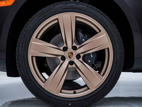 New 2026 Porsche Macan AWD/4WD image 13