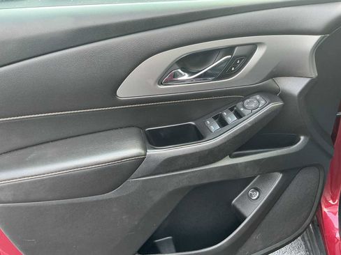 Used 2020 Chevrolet Traverse LT FWD image 21