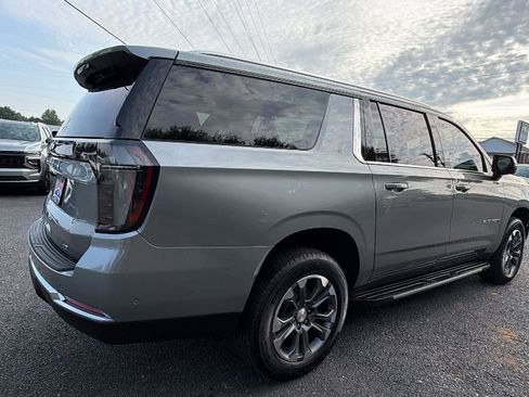 New 2026 Chevrolet Suburban LT w/ Comfort Package AWD/4WD image 8