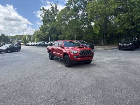 Used 2022 Toyota Tacoma TRD Sport w/ Technology Package AWD/4WD image 3