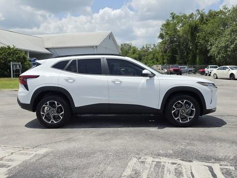 New 2026 Chevrolet Trax LT w/ LT Convenience Package FWD image 6