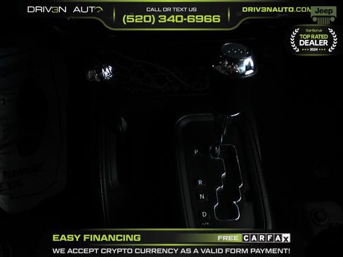 Used 2015 Jeep Wrangler Unlimited Rubicon w/ Connectivity Group image 12