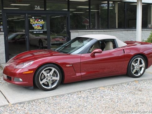 Used 2007 Chevrolet Corvette Convertible w/ Preferred Equipment Group RWD image 2