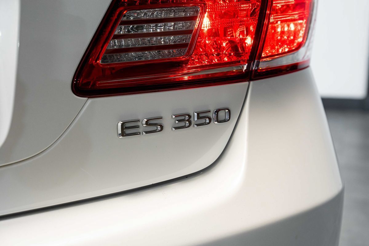 Used 2012 Lexus ES 350 w/ Touring Special Edition FWD image 11