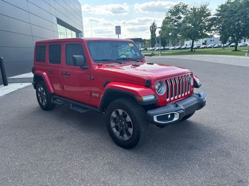 Used 2021 Jeep Wrangler Unlimited Sahara w/ Dual Top Group AWD/4WD image 7