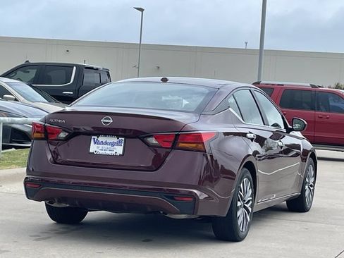 Used 2025 Nissan Altima 2.5 SV FWD image 4