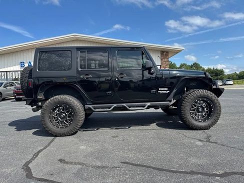 Used 2015 Jeep Wrangler Unlimited Sport w/ Quick Order Package 24S AWD/4WD image 7