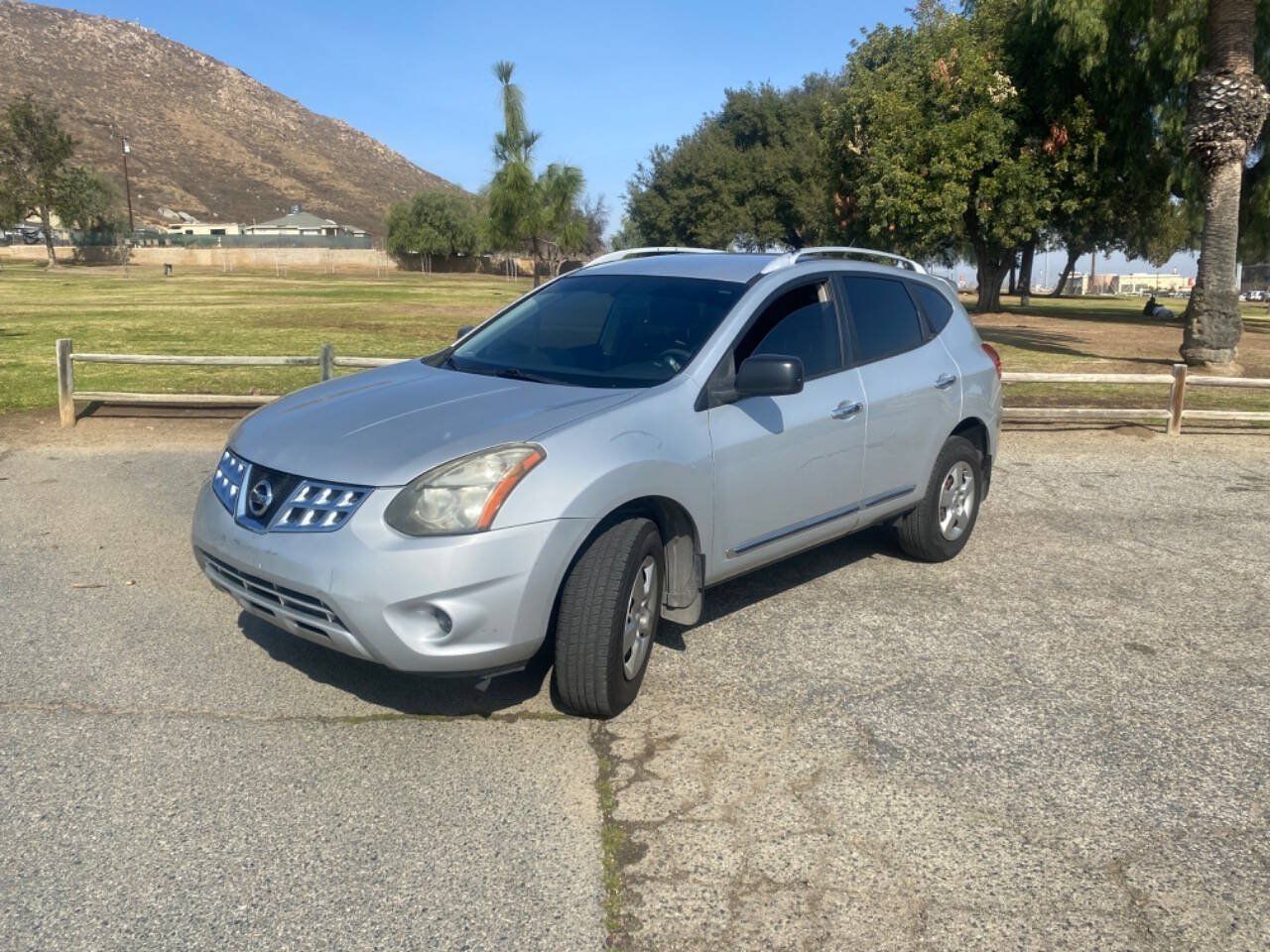 Used 2014 Nissan Rogue S w/ Convenience Package FWD image 1