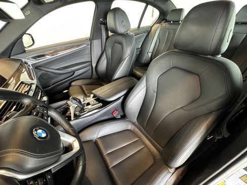 Used 2019 BMW 530i xDrive w/ Convenience Package AWD/4WD image 11