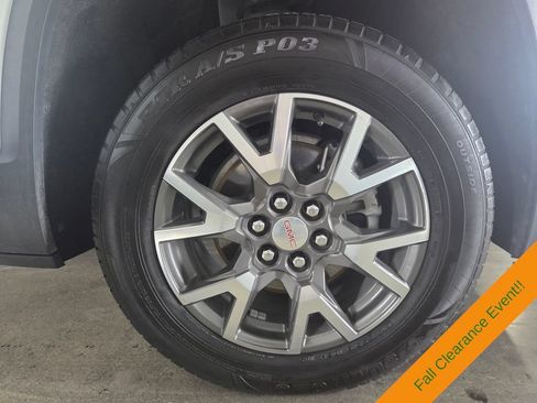 Used 2023 GMC Acadia SLE w/ Driver Convenience Package FWD image 21