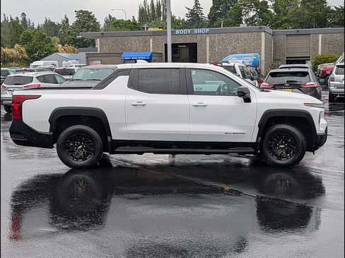 Used 2024 Chevrolet Silverado EV W/T AWD/4WD image 4