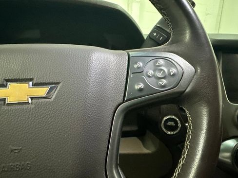 Used 2020 Chevrolet Suburban LT w/ Luxury Package RWD image 43