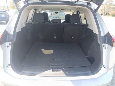 Used 2024 Nissan Rogue SV image 11