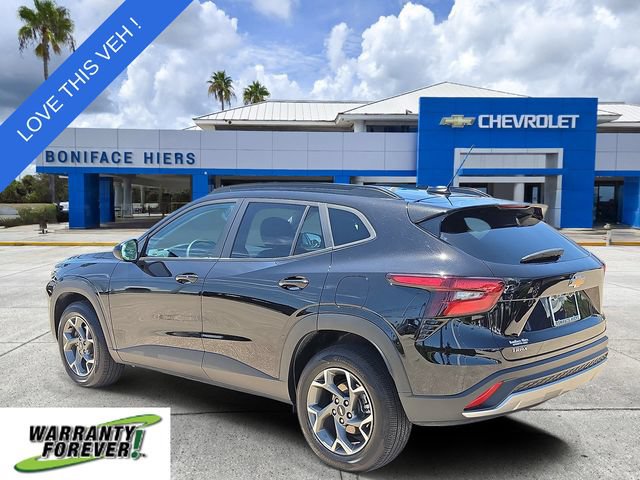 Used 2025 Chevrolet Trax LT w/ LT Convenience Package FWD image 3