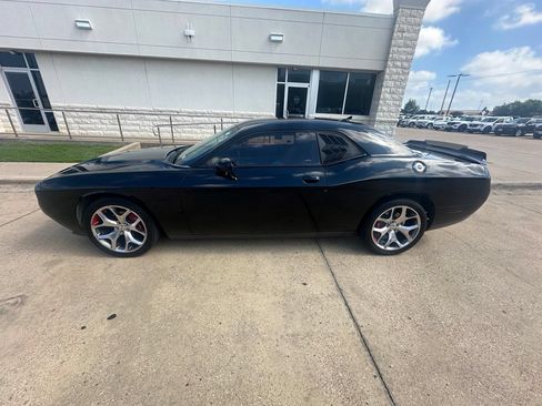 Used 2016 Dodge Challenger SXT Plus RWD image 6