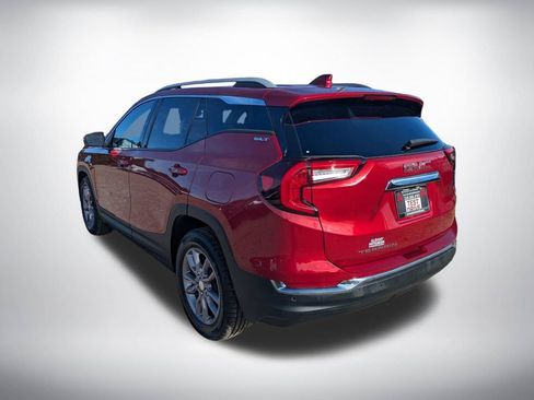 Used 2023 GMC Terrain SLT w/ Tech Package FWD image 5