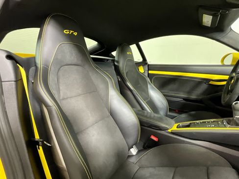 Used 2022 Porsche 718 Cayman GT4 image 21