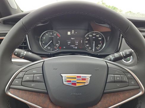 New 2025 Cadillac XT5 Premium Luxury image 36