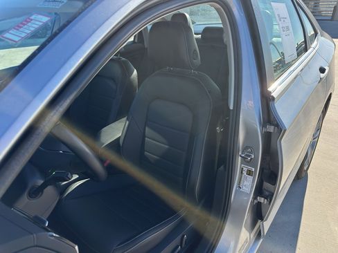 Used 2024 Volkswagen Jetta SE w/ Panoramic Sunroof Package image 26