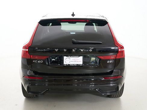 Certified 2025 Volvo XC60 B5 Plus w/ Climate Package AWD/4WD image 8