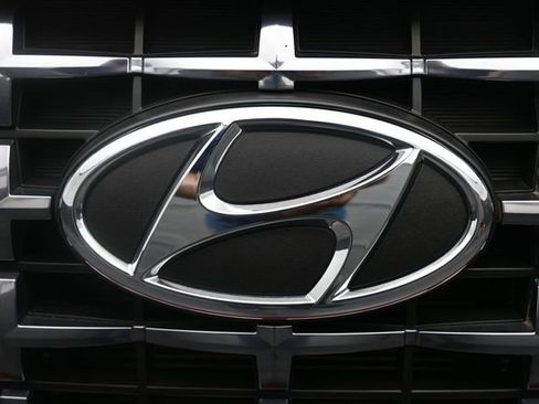 Used 2024 Hyundai Venue Limited FWD image 31