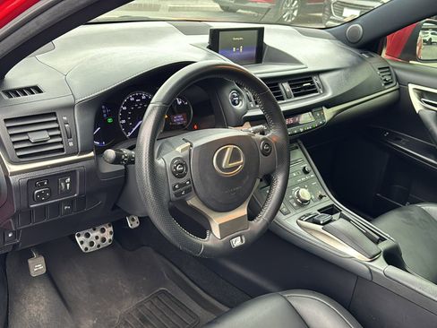 Used 2015 Lexus CT 200h w/ Navigation Package image 12