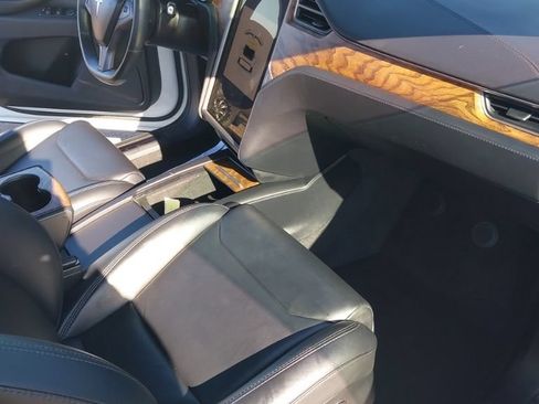 Used 2018 Tesla Model X 100D AWD/4WD image 12