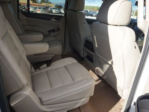 Used 2019 GMC Yukon XL Denali w/ Denali Ultimate Package image 32