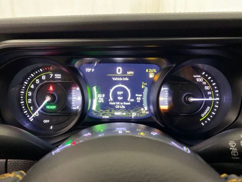 Used 2024 Jeep Wrangler Unlimited Sahara AWD/4WD image 25