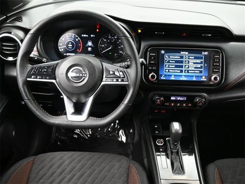 Used 2022 Nissan Kicks SR w/ Interior Electronics Package image 5