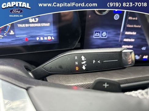 Used 2025 Chevrolet Traverse High Country image 30