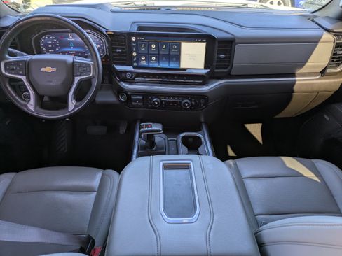 Used 2022 Chevrolet Silverado 1500 LTZ w/ LTZ Premium Package AWD/4WD image 14