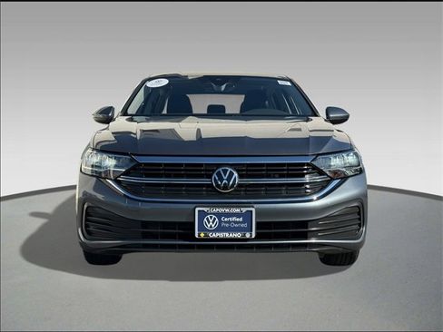 Certified 2023 Volkswagen Jetta SE image 2