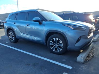 Used 2024 Toyota Highlander XLE