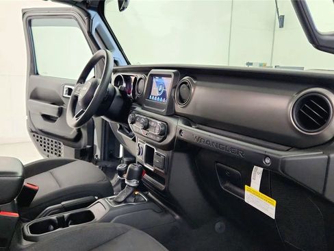Used 2022 Jeep Wrangler Unlimited Sport AWD/4WD image 27