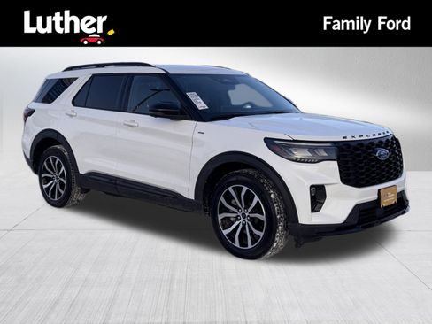 Certified 2025 Ford Explorer ST-Line image 1