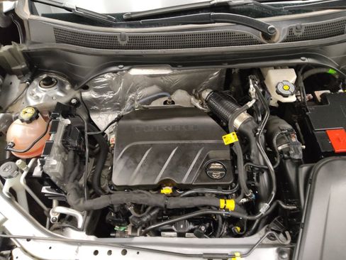 Used 2025 Chevrolet Trax LS FWD image 30