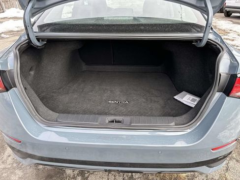 Used 2024 Nissan Sentra SR w/ SR Premium Package FWD image 7