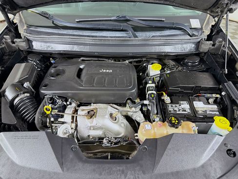 Used 2020 Jeep Cherokee Limited AWD/4WD image 32